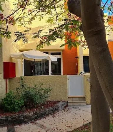 Gorgeous Bungalow With A Lovely Terrace Apartamento