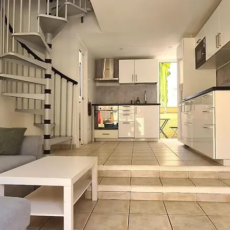 Gorgeous Bungalow With A Lovely Terrace Appartamento *